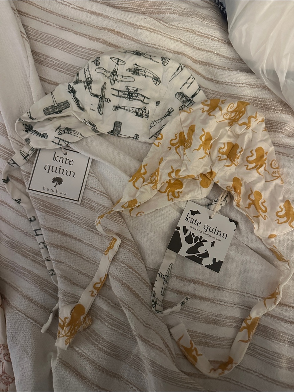 New Kate Quinn Baby Airplane Print & Octupus Print Bonnet - Cream 3-6m